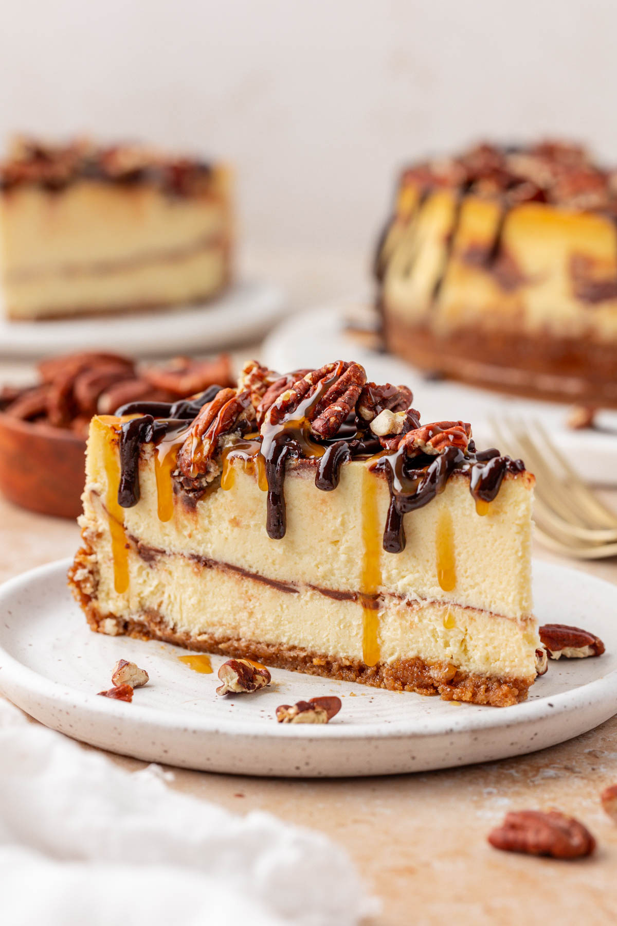 Homemade Turtle Cheesecake: Bakery-Quality Caramel & Chocolate Recipe
